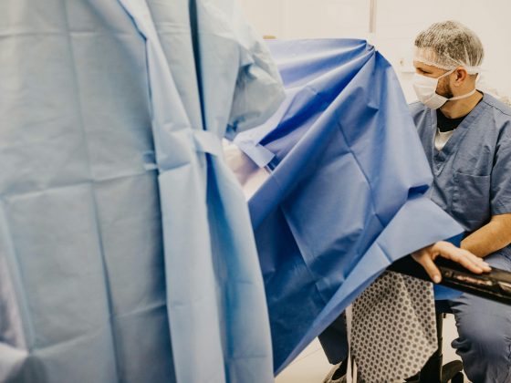 أدلة تحريم الإختلاط