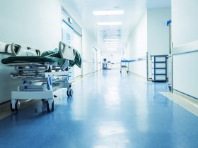 إقامة مستشفى قائم على المبادىء