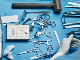 التساهل في كشف عورات المرضى خلال العمليات