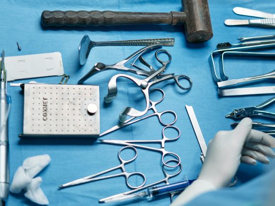 التساهل في كشف عورات المرضى خلال العمليات