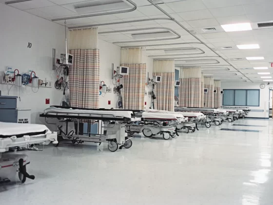 الإختلاط في المستشفيات سبيل الخلوة المحرمة