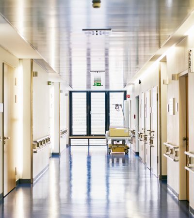 الإختلاط في المستشفيات ... صوره وأحكامه