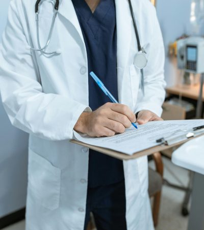 كلمات لعلماء في وجوب حفظ العورات ومنع الاختلاط في المستشفيات